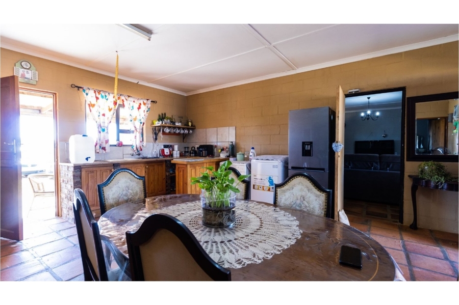 4 Bedroom Property for Sale in Hooikraal Western Cape